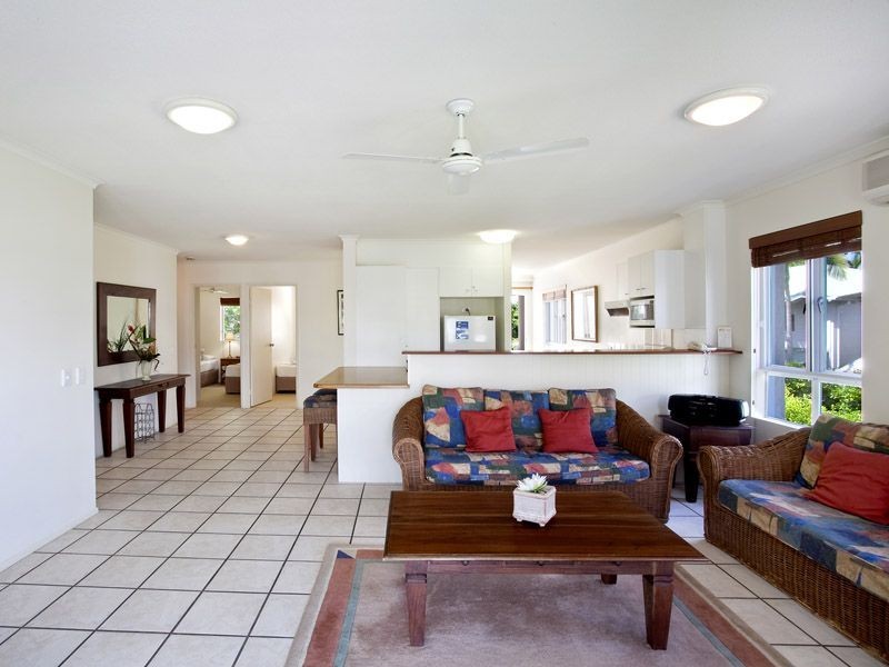 8, 10 Robert Street, Noosaville QLD 4566