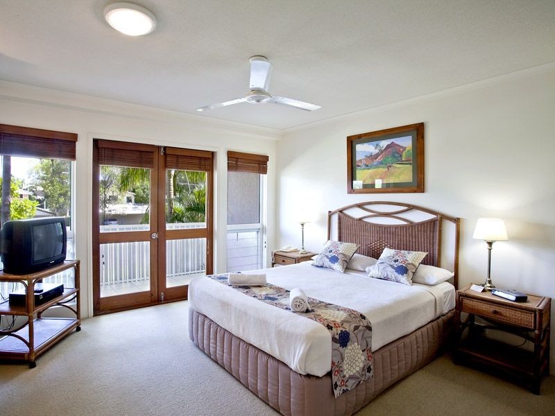 8, 10 Robert Street, Noosaville QLD 4566