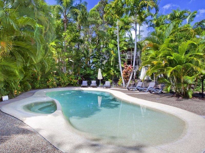 8, 10 Robert Street, Noosaville QLD 4566