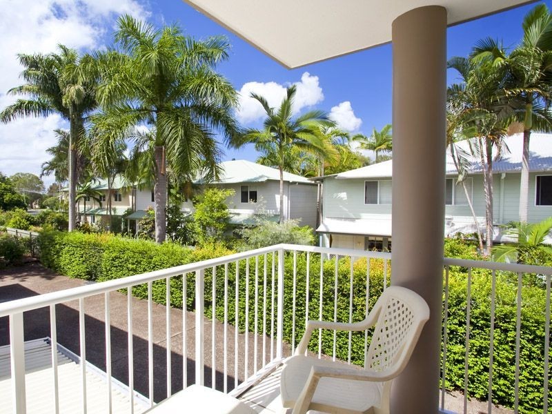 8, 10 Robert Street, Noosaville QLD 4566