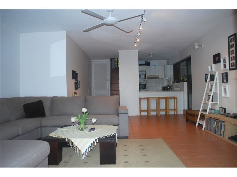 2, 9 Katharina Street, Noosa Heads QLD 4567