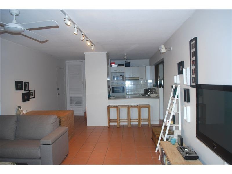 2, 9 Katharina Street, Noosa Heads QLD 4567