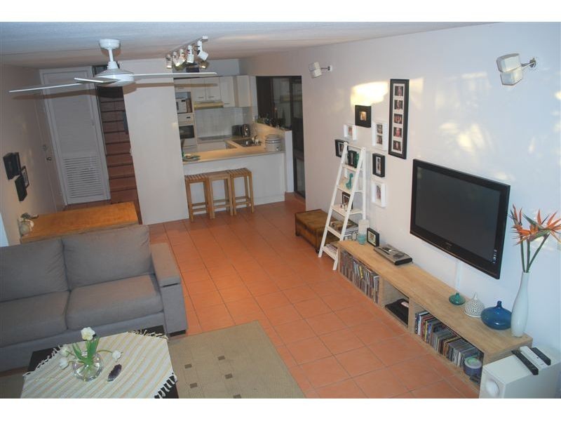 2, 9 Katharina Street, Noosa Heads QLD 4567