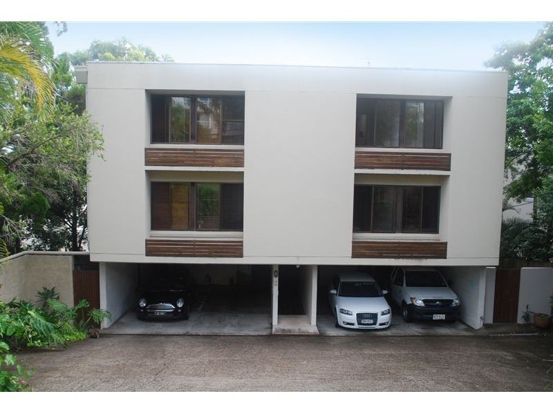 2, 9 Katharina Street, Noosa Heads QLD 4567