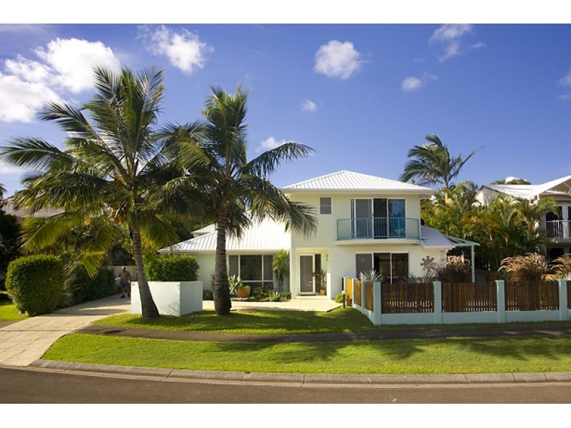 1, 22 Sunseeker Close, Noosa Waters QLD 4566