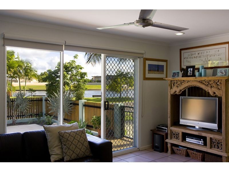1, 22 Sunseeker Close, Noosa Waters QLD 4566