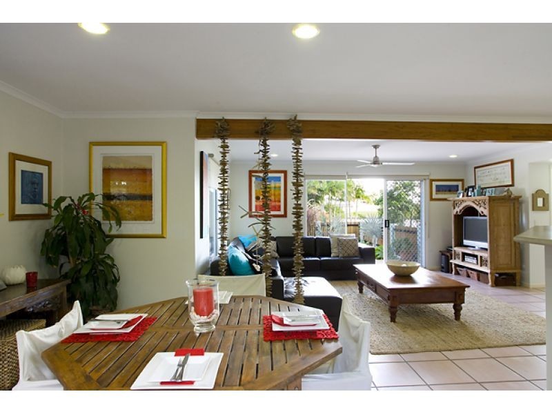 1, 22 Sunseeker Close, Noosa Waters QLD 4566