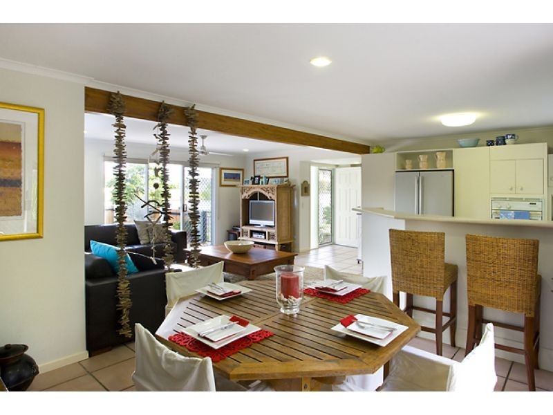 1, 22 Sunseeker Close, Noosa Waters QLD 4566