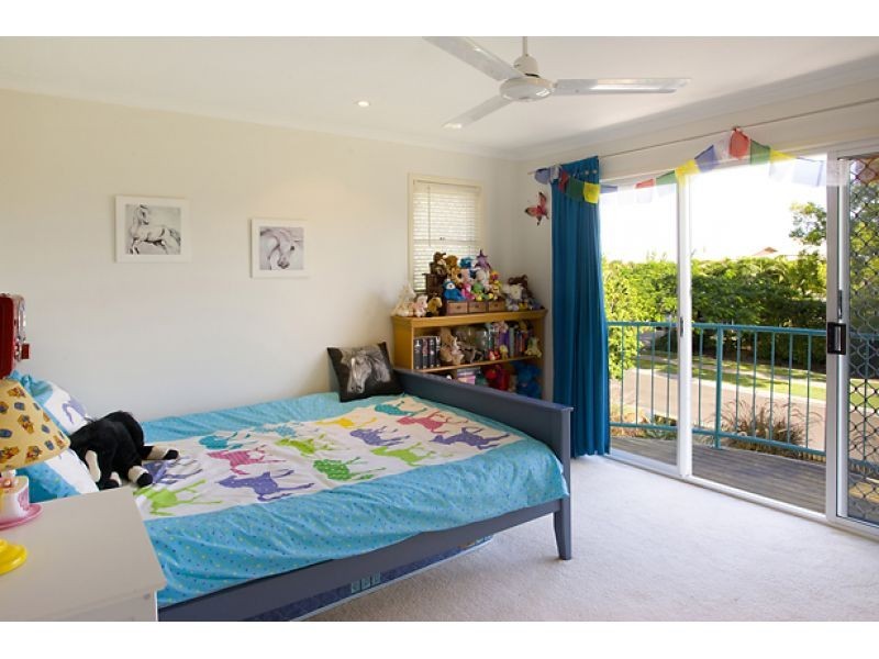 1, 22 Sunseeker Close, Noosa Waters QLD 4566