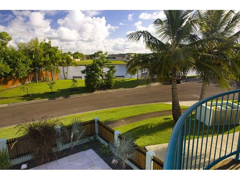 1, 22 Sunseeker Close, Noosa Waters QLD 4566