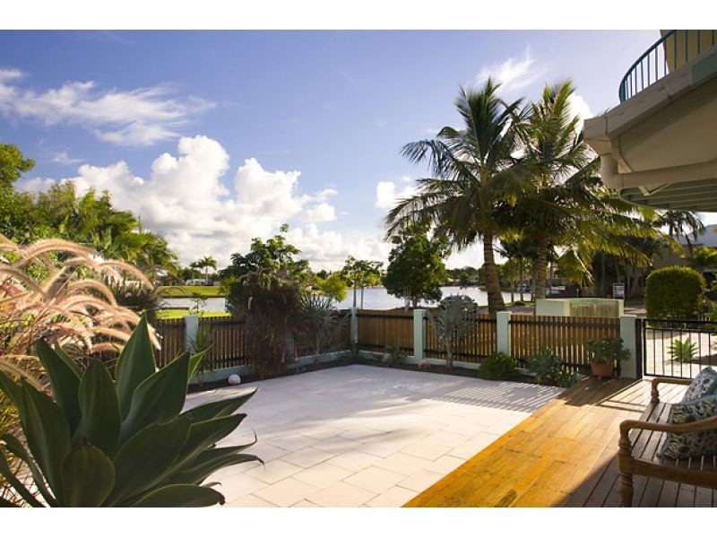 1, 22 Sunseeker Close, Noosa Waters QLD 4566