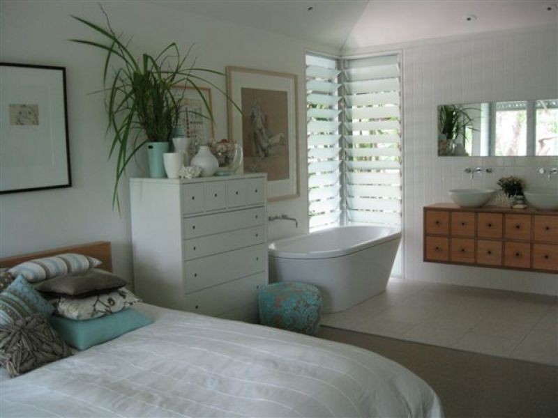 99 Upper Hastings Street, Little Cove QLD 4567