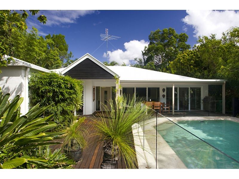 11 Currawong Street, Noosa Heads QLD 4567