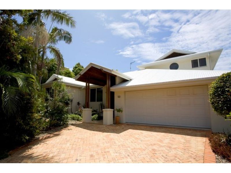 12 Captains Court, Sunrise Beach QLD 4567