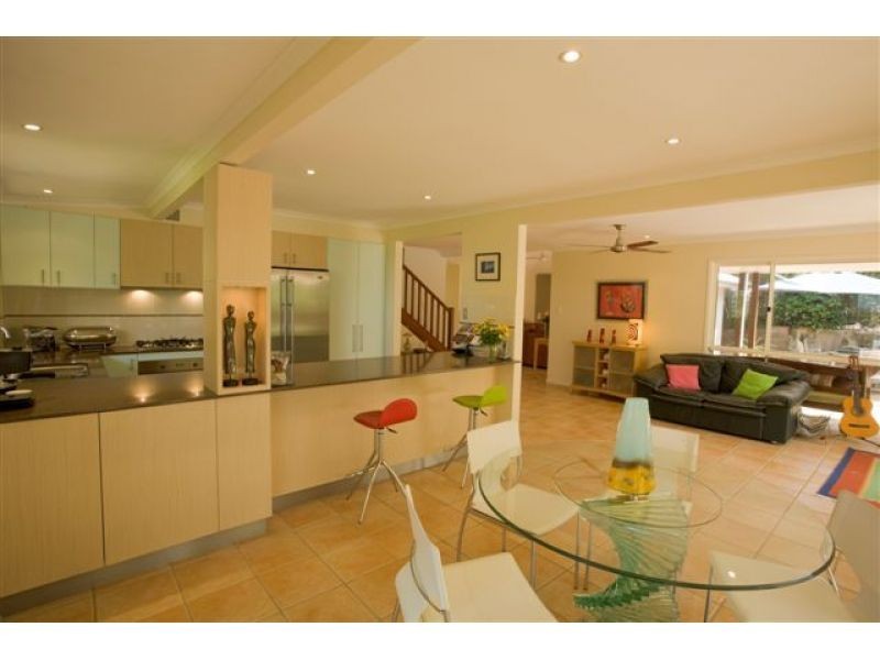 12 Captains Court, Sunrise Beach QLD 4567