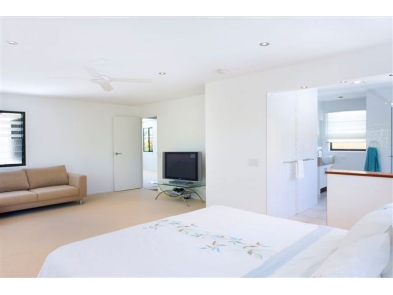 24 Paluma Street, Sunrise Beach QLD 4567