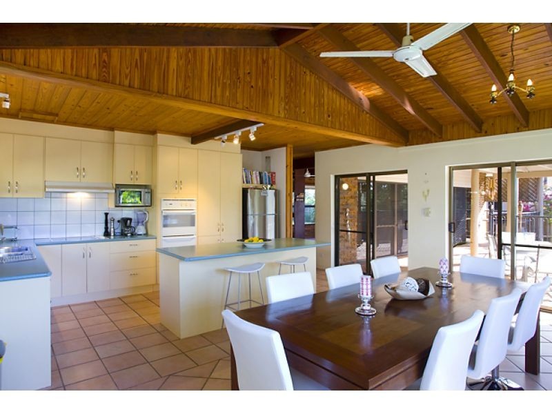 18 Toulambi Street, Noosa Heads QLD 4567