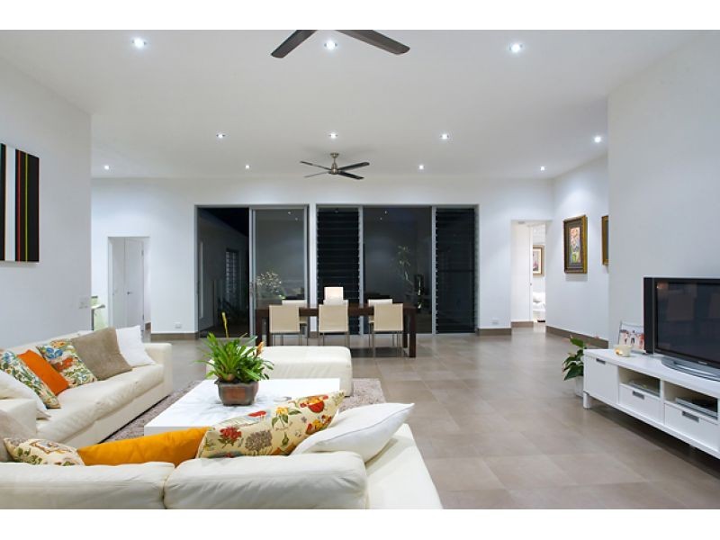 2 Brolga Lane, Noosa Heads QLD 4567