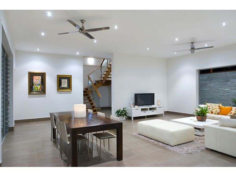 2 Brolga Lane, Noosa Heads QLD 4567