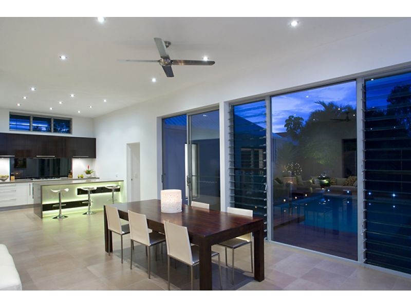 2 Brolga Lane, Noosa Heads QLD 4567