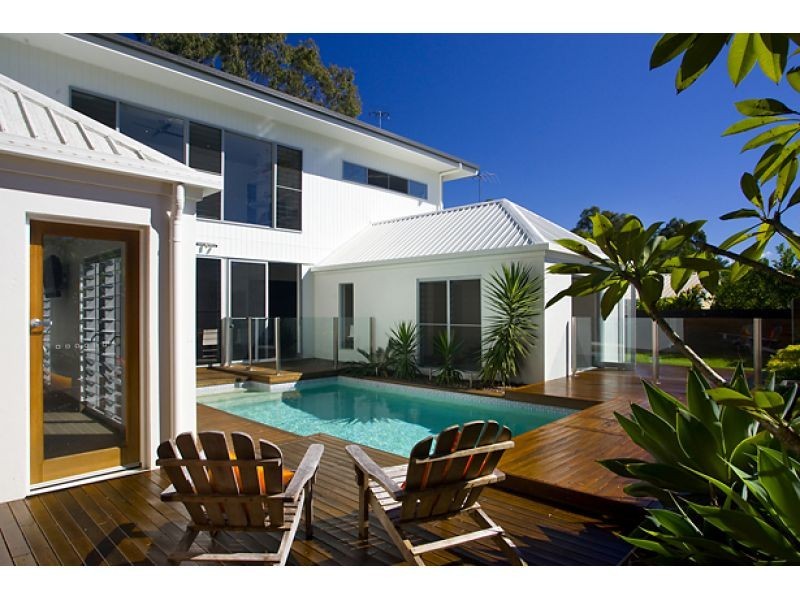 2 Brolga Lane, Noosa Heads QLD 4567