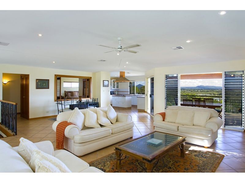 19 Arkana Drive, Noosa Heads QLD 4567