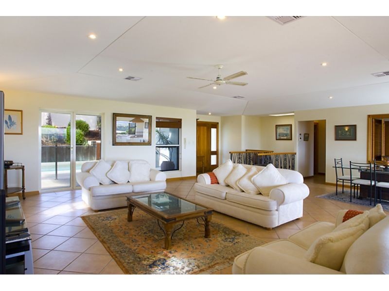 19 Arkana Drive, Noosa Heads QLD 4567