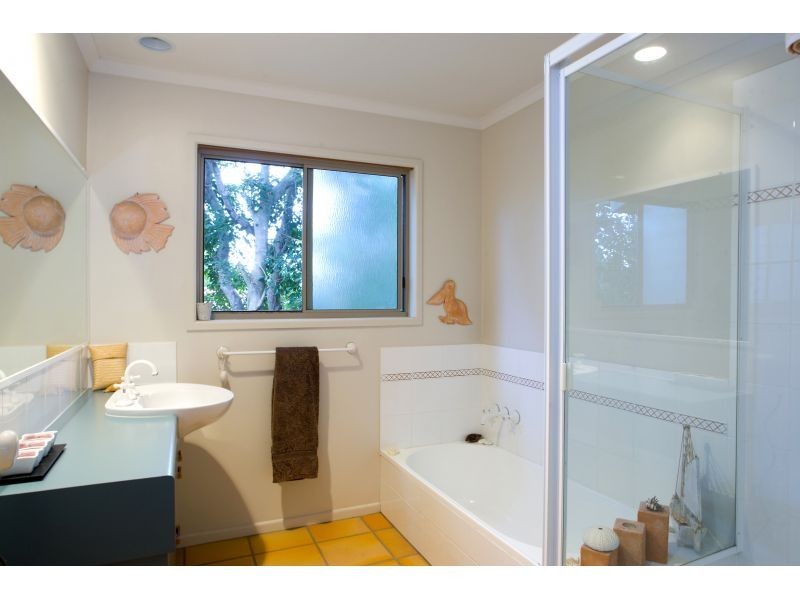 54 Victory Crescent, Sunrise Beach QLD 4567