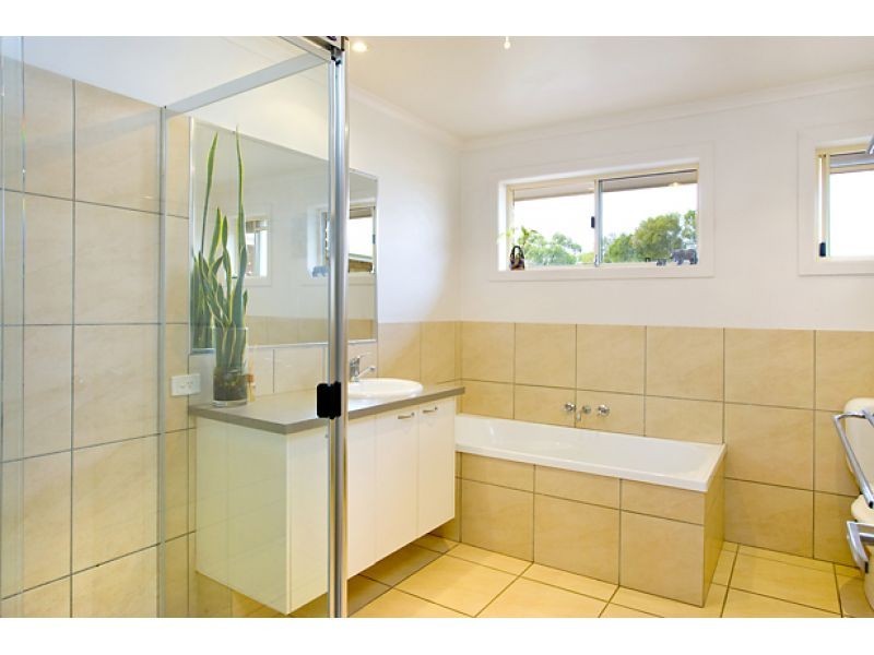 2 Yallara Court, Noosa Heads QLD 4567