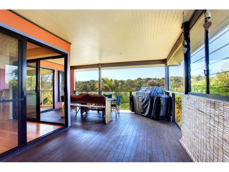 22 Rainbow Crescent, Sunrise Beach QLD 4567