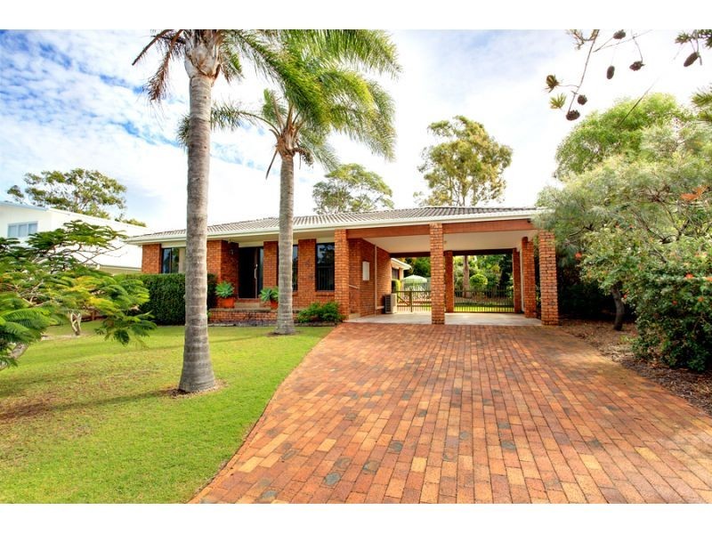 17 Wyona Drive, Noosa Heads QLD 4567