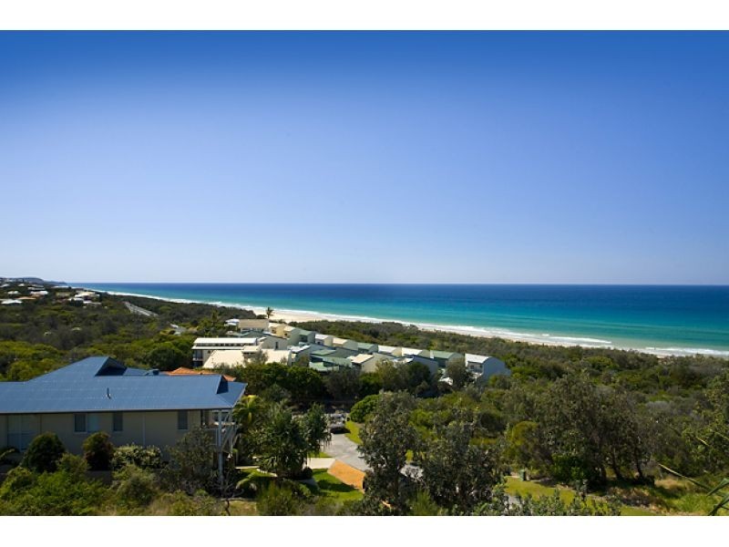 11 Noosa Dunes, Castaways Beach QLD 4567