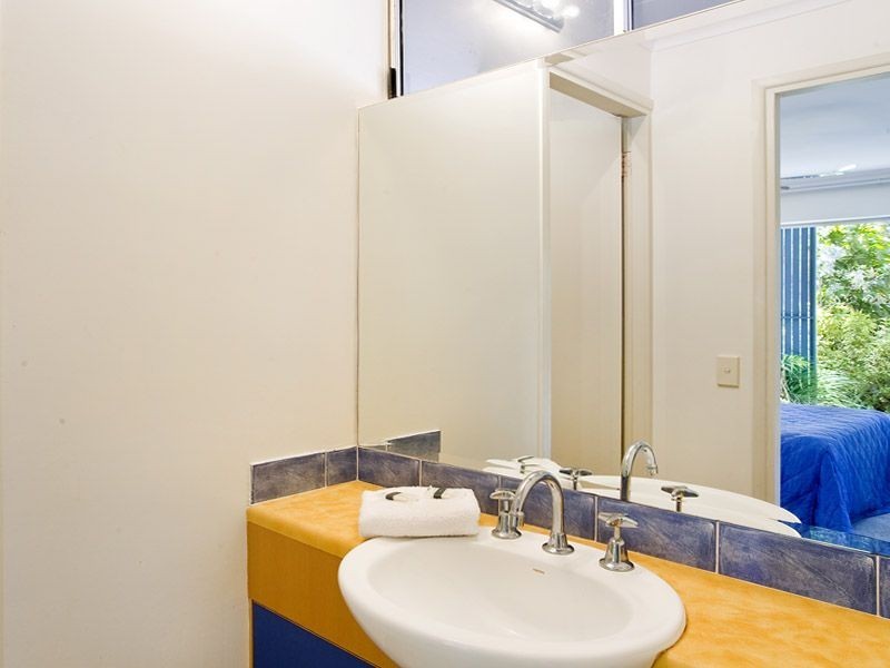 2, 49 Noosa Parade, Noosa Heads QLD 4567