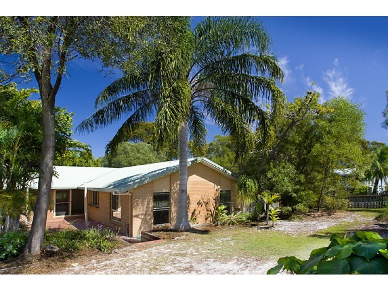 4 Bega Link, Noosa Heads QLD 4567