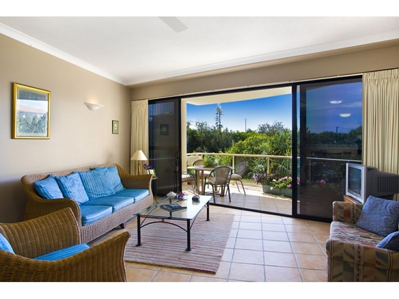 2, 9 Selene Street, Sunrise Beach QLD 4567