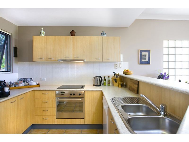 2, 9 Selene Street, Sunrise Beach QLD 4567