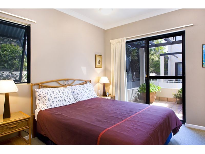 2, 9 Selene Street, Sunrise Beach QLD 4567