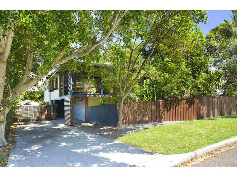 9 Currawong Street, Noosa Heads QLD 4567