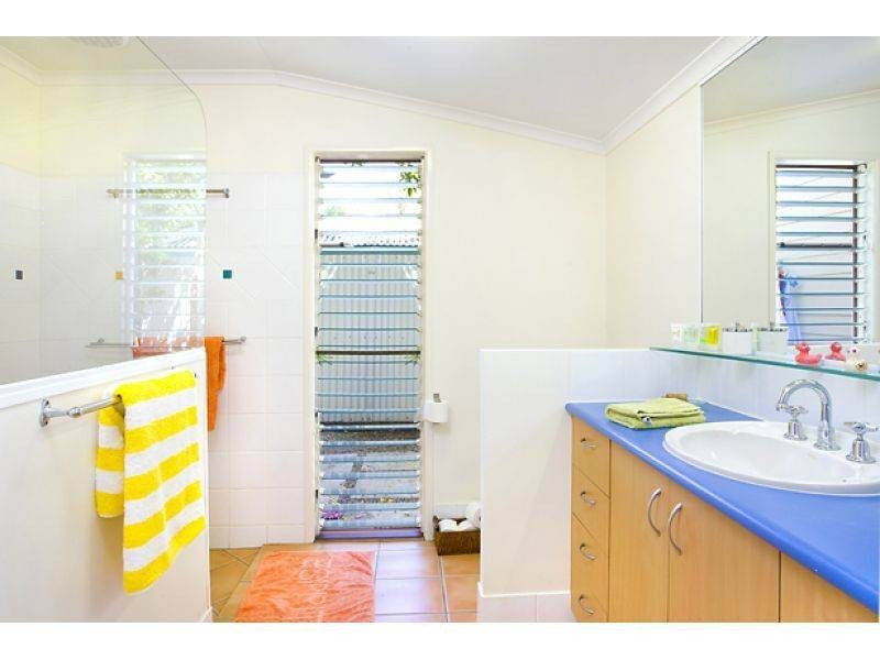 9 Currawong Street, Noosa Heads QLD 4567