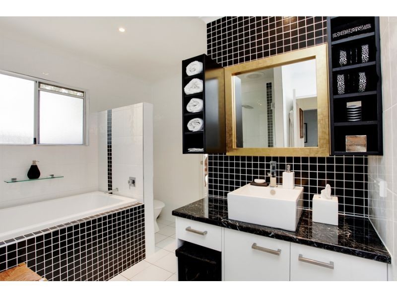 25 Sunset Drive, Noosa Heads QLD 4567