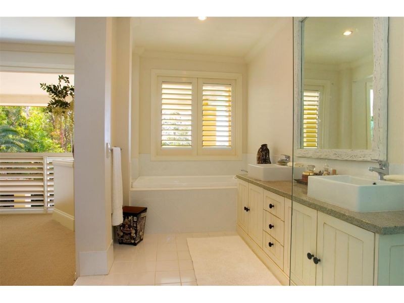 8 Starboard Avenue, Noosaville QLD 4566