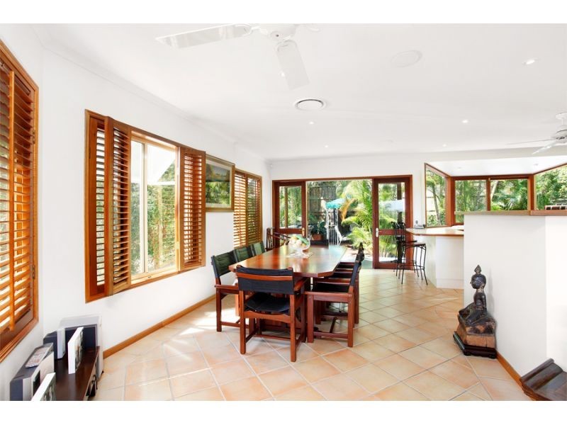 15 Nairana Rest, Noosa Heads QLD 4567