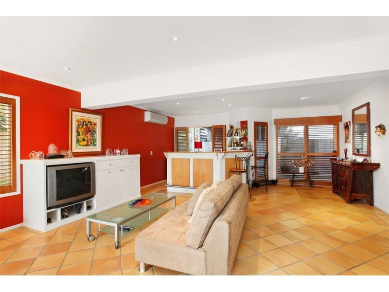 15 Nairana Rest, Noosa Heads QLD 4567