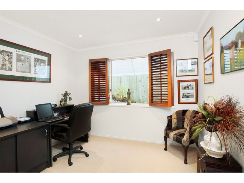 15 Nairana Rest, Noosa Heads QLD 4567