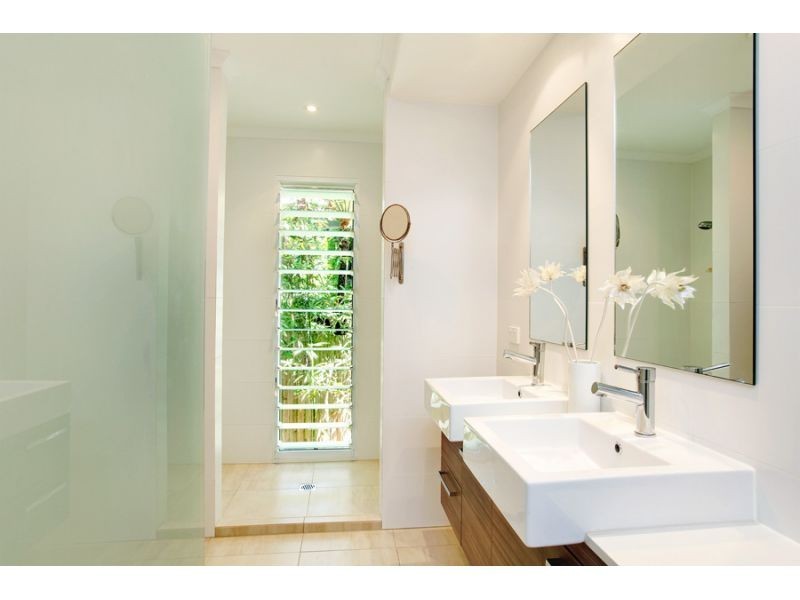 25 Hardy Street, Sunrise Beach QLD 4567