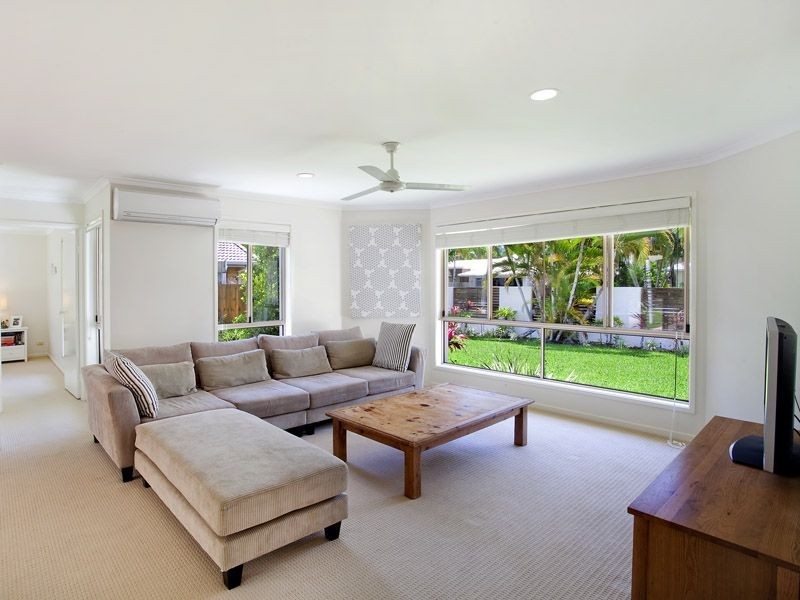 24 Seacove Court, Noosa Waters QLD 4566