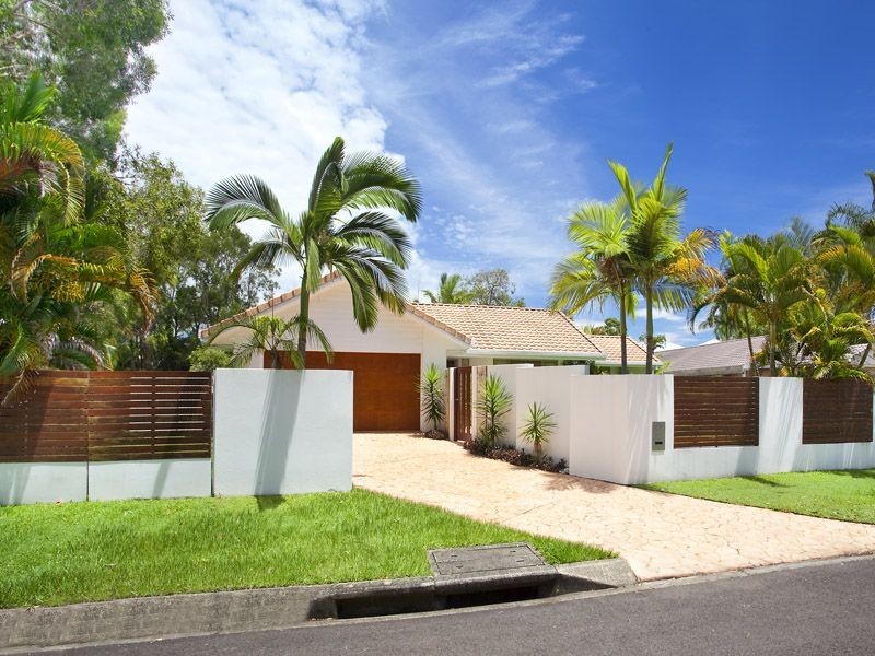 24 Seacove Court, Noosa Waters QLD 4566