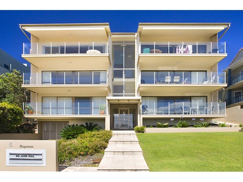 3, 5 Tingira Crescent, Sunrise Beach QLD 4567