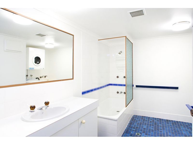 3, 5 Tingira Crescent, Sunrise Beach QLD 4567