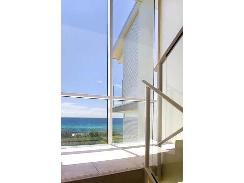 3, 5 Tingira Crescent, Sunrise Beach QLD 4567